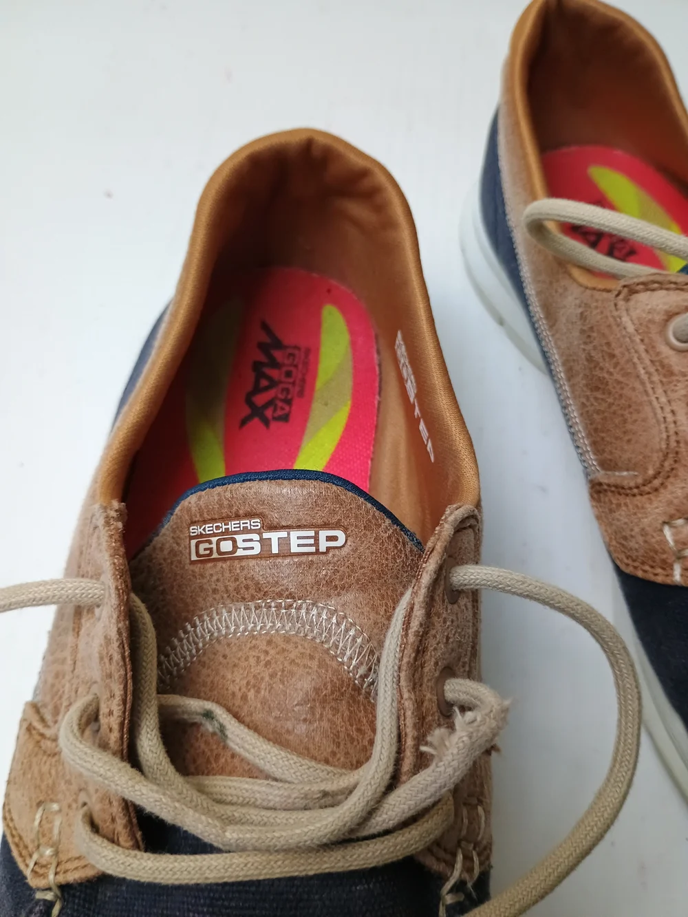 Skechers 9 Go Step Seashore Two-Tone Navy/Brown Canvas Boat-Style Athletic Shoes
